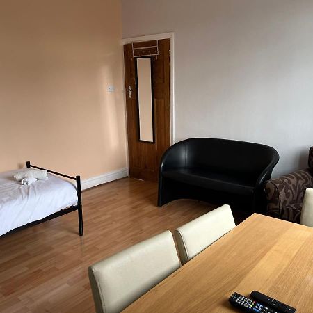 2 Bedroom Apartment, 5 Minutes From City Centre Newcastle upon Tyne Luaran gambar