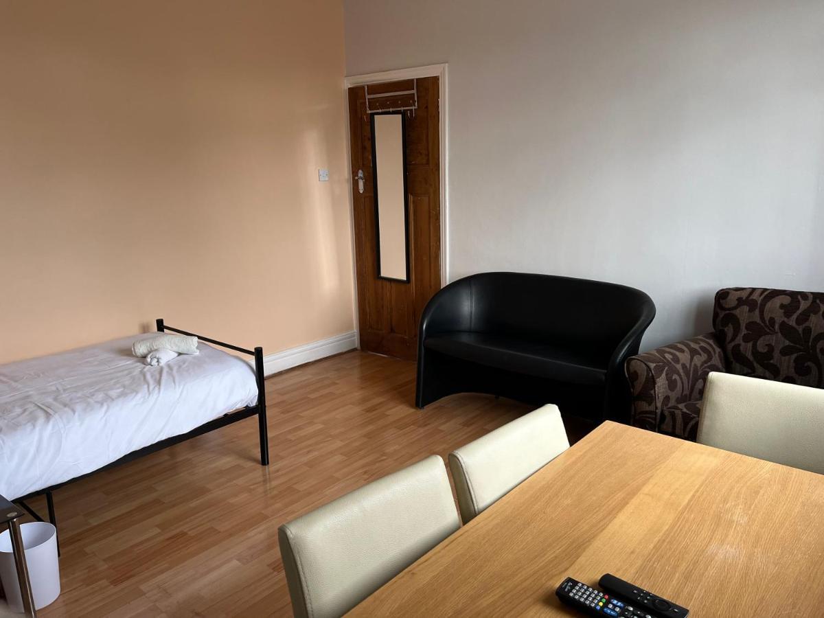 2 Bedroom Apartment, 5 Minutes From City Centre Newcastle upon Tyne Luaran gambar