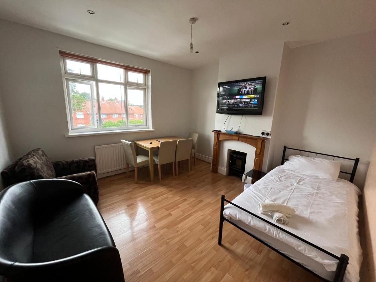 2 Bedroom Apartment, 5 Minutes From City Centre Newcastle upon Tyne Luaran gambar